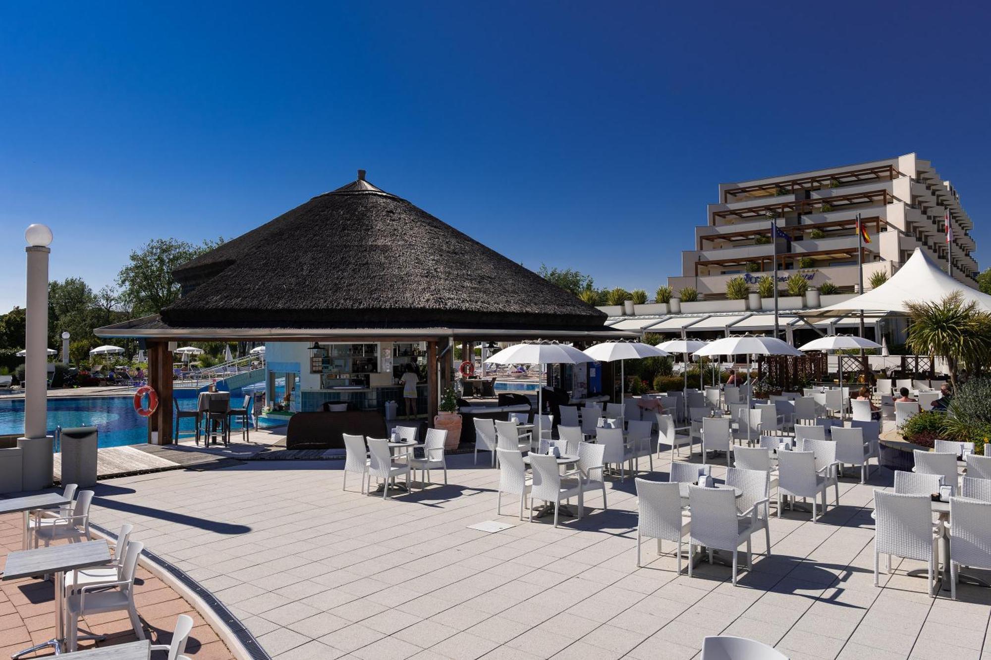 Aparthotel Holiday Bibione Exterior photo